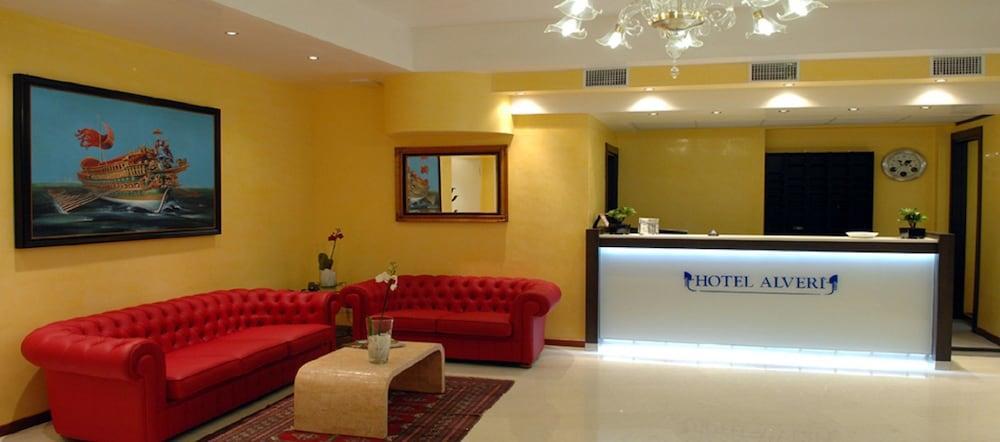 Alveri Hotel 3*