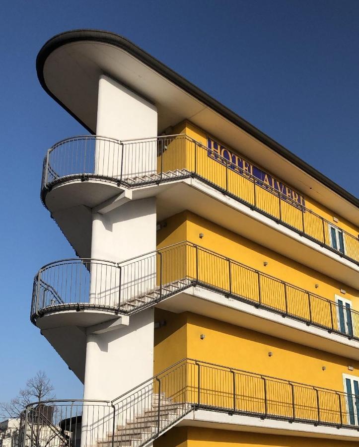 Alveri Hotel 3*