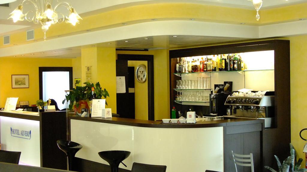 Alveri Hotel 3*
